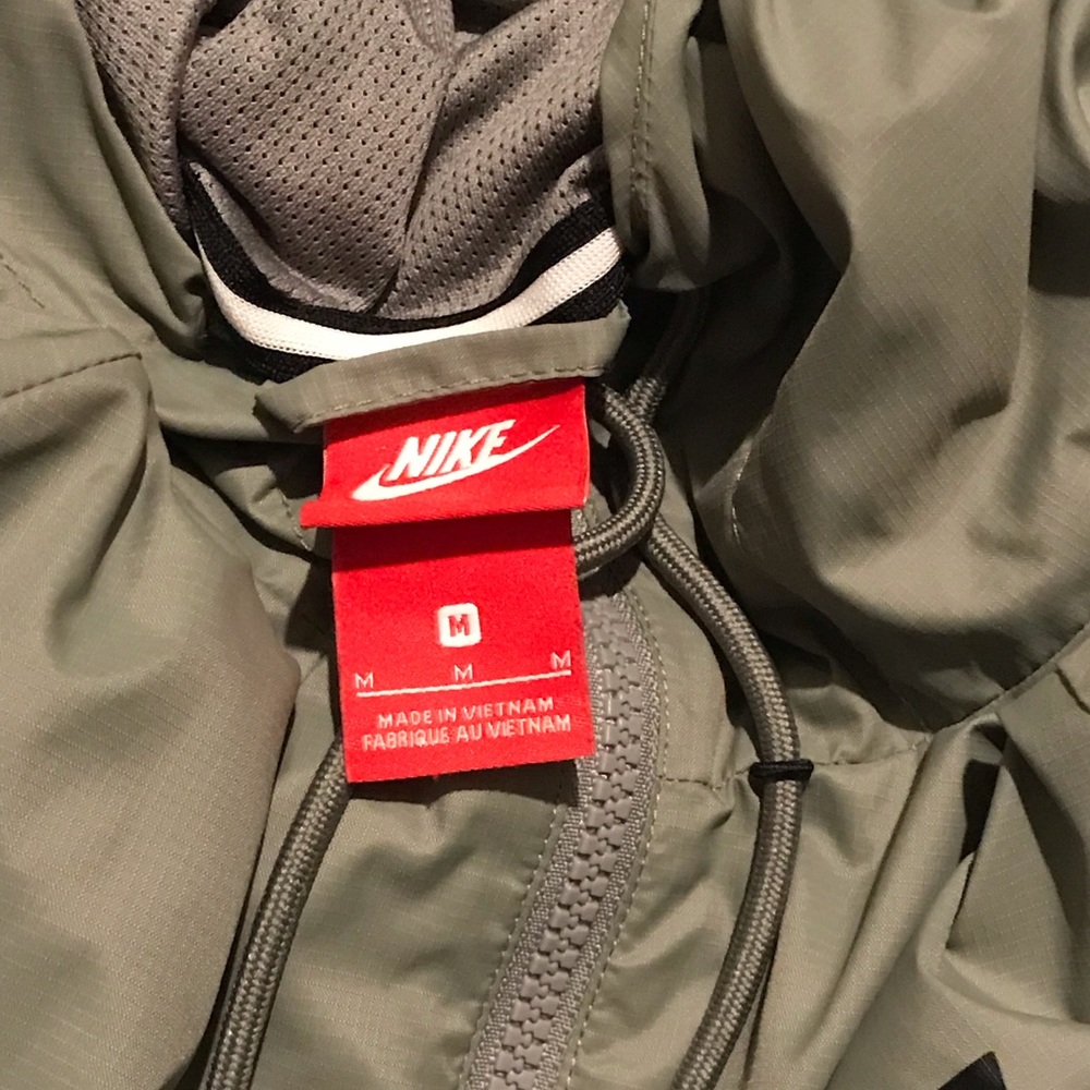 Nike windbreakers - Picture 3 of 3
